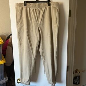 VRST NWT men’s training pants sandy clay size XXL